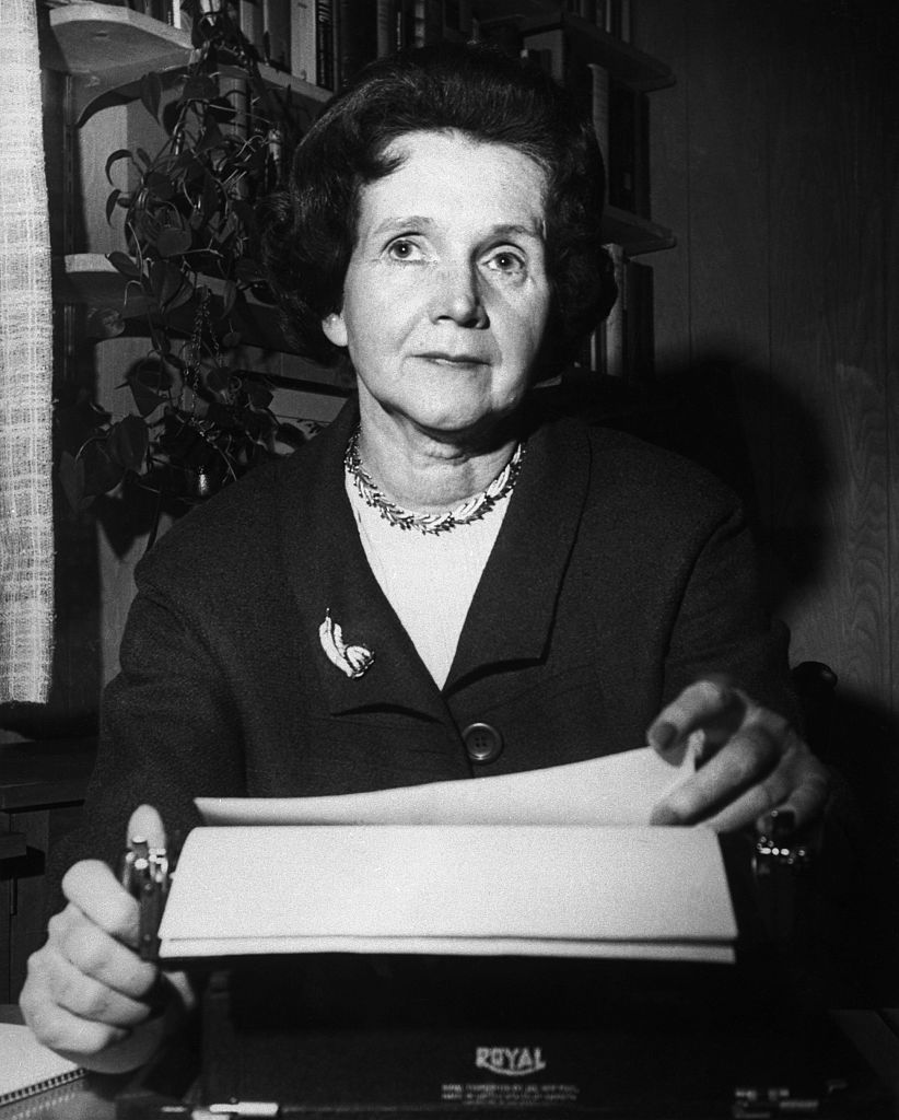 silent-spring-rachel-carson-chemical-environment