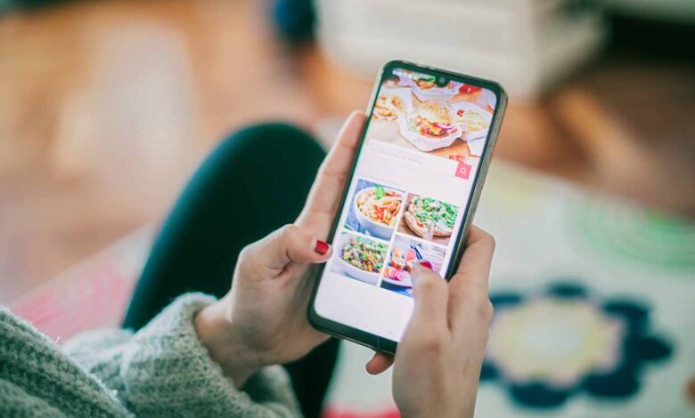 order food delivery via mobile app.jpg