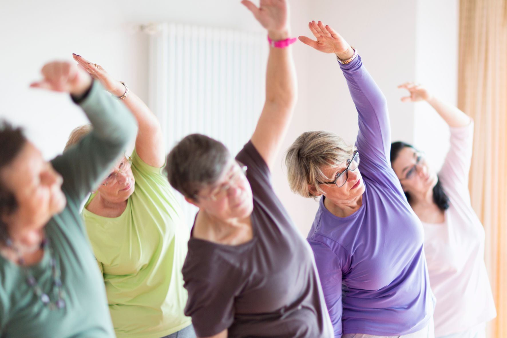 women doing fitness