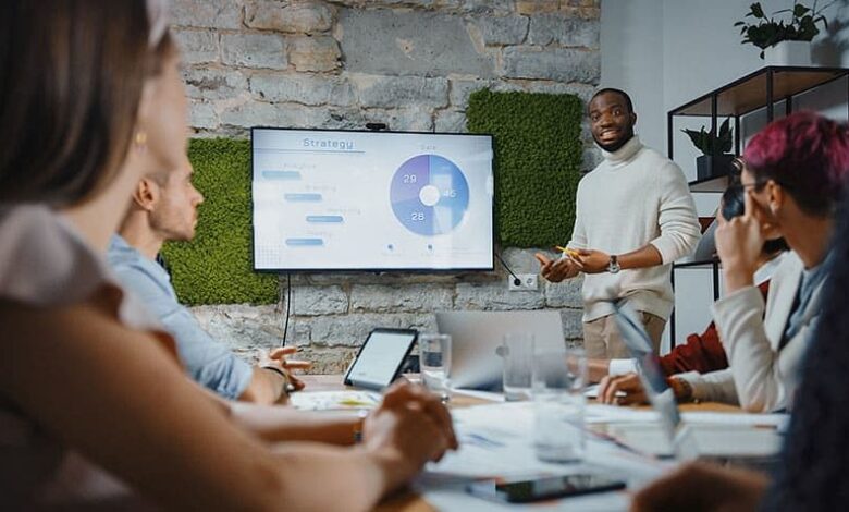 How to Become a Growth Marketing Strategist in .jpg